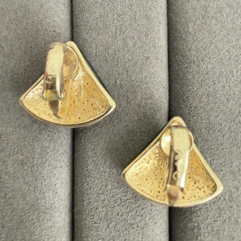 Avon Gold Tone Earrings Green Enamel Fan Geometric Vintage Clip On